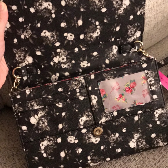 Betsey Johnson black white floral bow crossbody - Picture 3 of 8